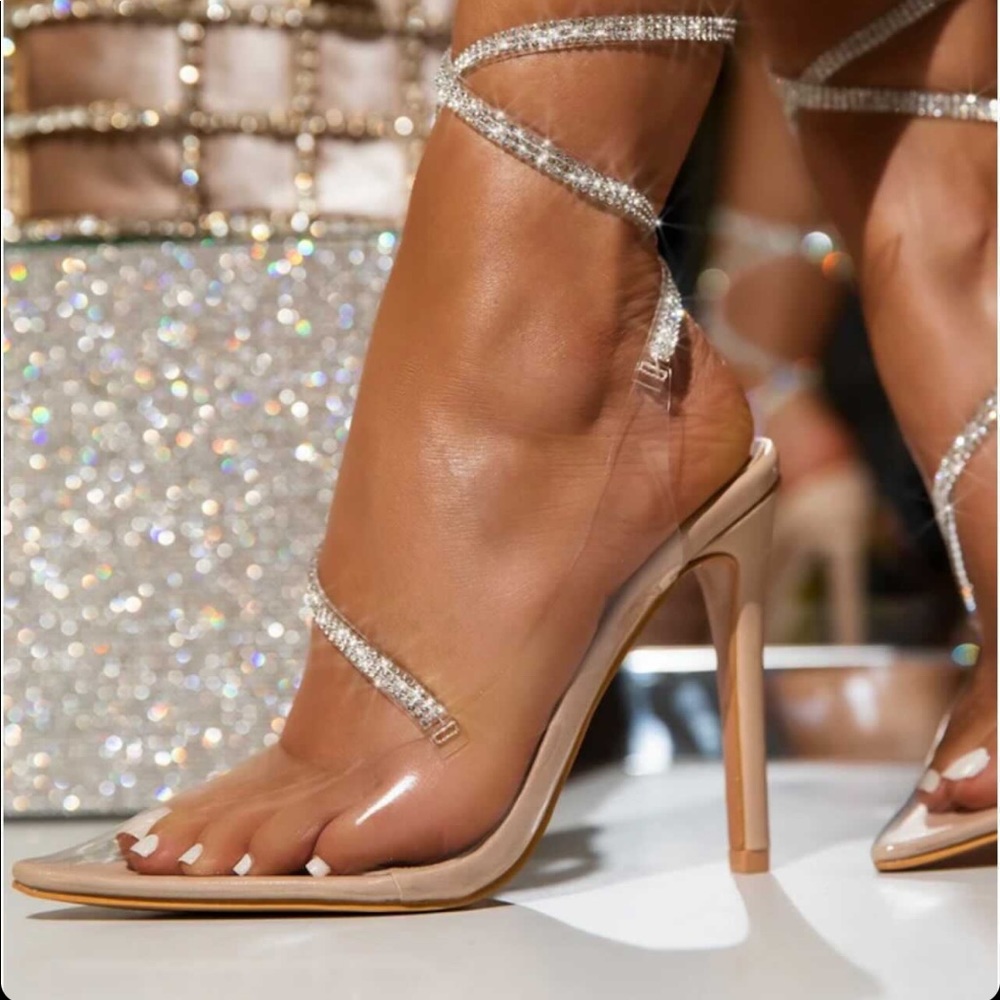 Nice shoes , 6,5 size , tan( nude) color ,